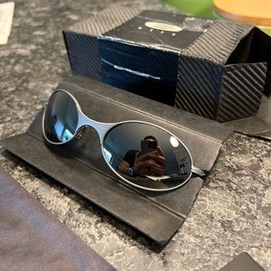 Oakley Vintage E-Wire (1996) sunglasses light frame/ black iridium lenses